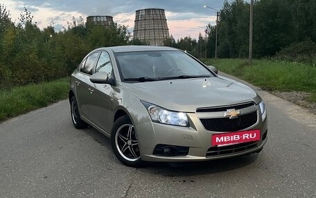 Chevrolet Cruze II, 2010 год, 550 000 рублей, 2 фотография