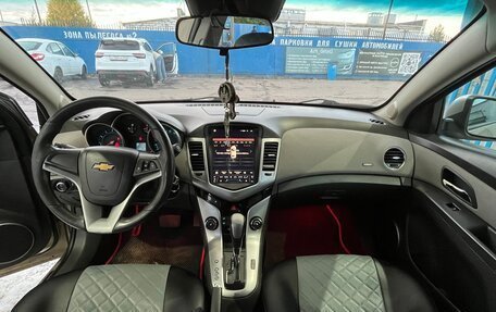 Chevrolet Cruze II, 2010 год, 550 000 рублей, 3 фотография