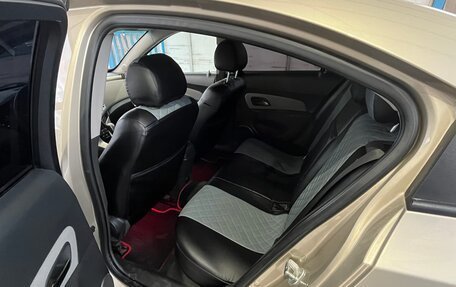 Chevrolet Cruze II, 2010 год, 550 000 рублей, 4 фотография