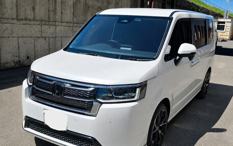 Honda Stepwgn, 2022 год, 2 500 000 рублей, 3 фотография