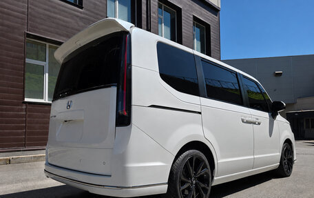 Honda Stepwgn, 2022 год, 2 500 000 рублей, 6 фотография