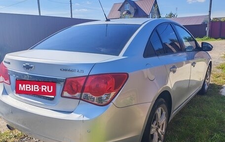 Chevrolet Cruze II, 2011 год, 720 000 рублей, 4 фотография