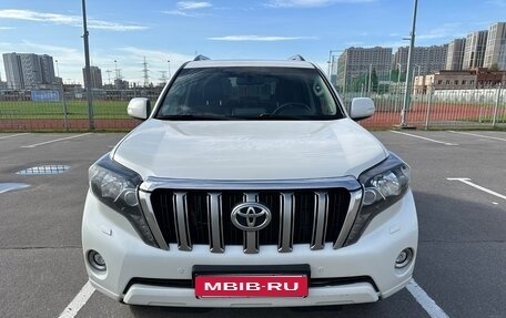 Toyota Land Cruiser Prado 150 рестайлинг 2, 2017 год, 4 000 000 рублей, 11 фотография