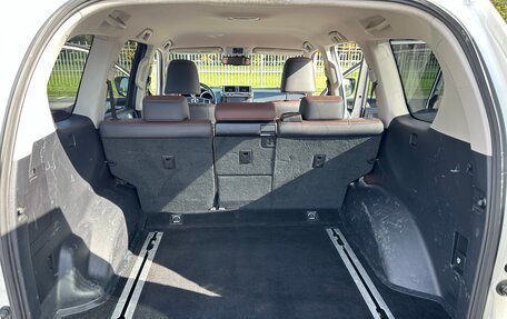 Toyota Land Cruiser Prado 150 рестайлинг 2, 2017 год, 4 000 000 рублей, 21 фотография