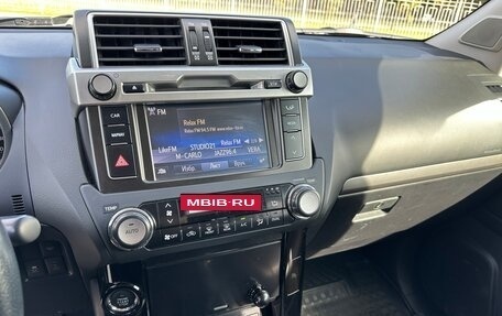 Toyota Land Cruiser Prado 150 рестайлинг 2, 2017 год, 4 000 000 рублей, 18 фотография