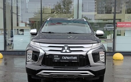 Mitsubishi Montero Sport, 2022 год, 3 900 000 рублей, 2 фотография