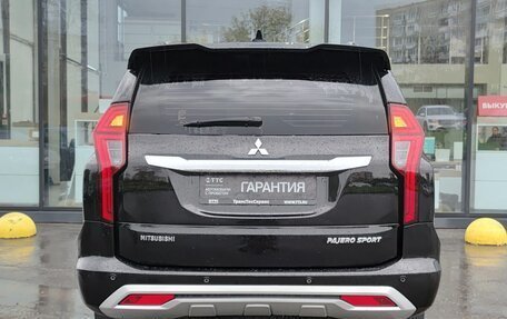 Mitsubishi Montero Sport, 2022 год, 3 900 000 рублей, 7 фотография