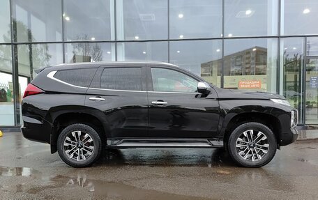 Mitsubishi Montero Sport, 2022 год, 3 900 000 рублей, 5 фотография