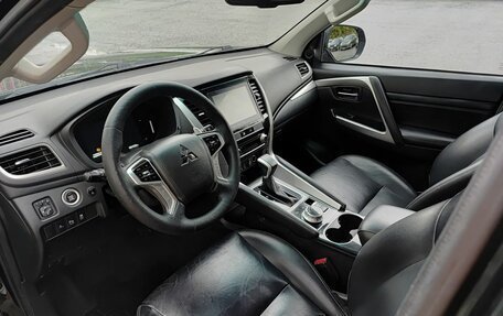 Mitsubishi Montero Sport, 2022 год, 3 900 000 рублей, 20 фотография