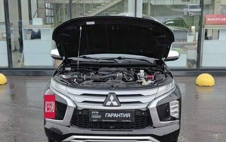 Mitsubishi Montero Sport, 2022 год, 3 900 000 рублей, 11 фотография
