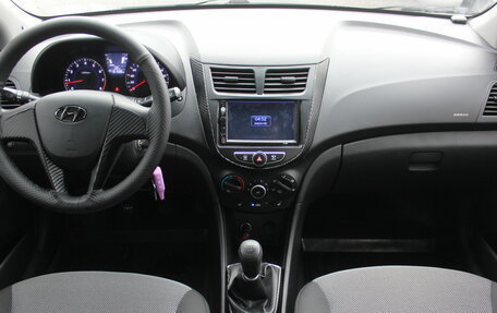 Hyundai Solaris II рестайлинг, 2011 год, 647 000 рублей, 7 фотография