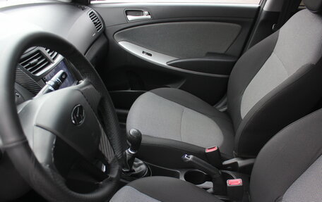 Hyundai Solaris II рестайлинг, 2011 год, 647 000 рублей, 10 фотография