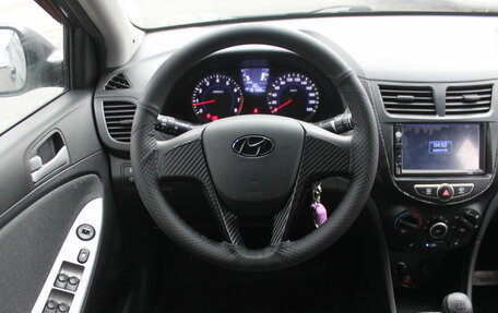 Hyundai Solaris II рестайлинг, 2011 год, 647 000 рублей, 16 фотография