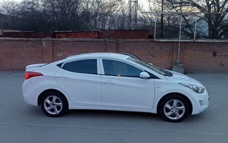 Hyundai Elantra V, 2012 год, 960 000 рублей, 8 фотография