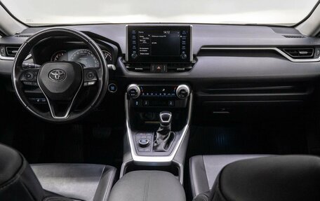 Toyota RAV4, 2020 год, 3 360 000 рублей, 17 фотография