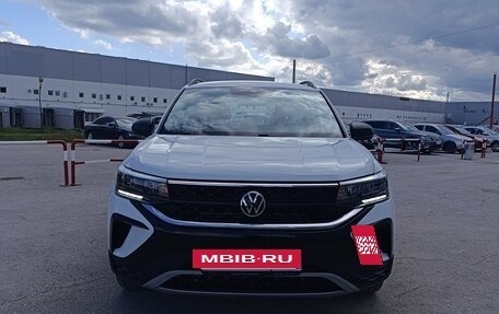 Volkswagen Taos, 2021 год, 2 370 000 рублей, 2 фотография