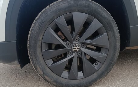Volkswagen Taos, 2021 год, 2 370 000 рублей, 36 фотография
