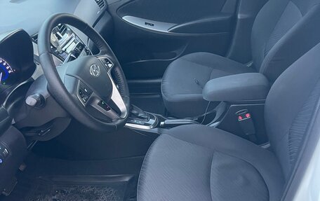 Hyundai Solaris II рестайлинг, 2015 год, 930 000 рублей, 15 фотография