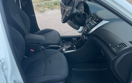 Hyundai Solaris II рестайлинг, 2015 год, 930 000 рублей, 12 фотография