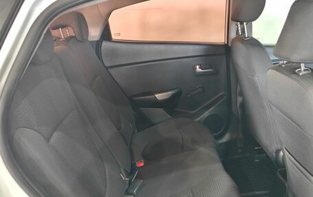KIA Rio III рестайлинг, 2013 год, 870 000 рублей, 10 фотография