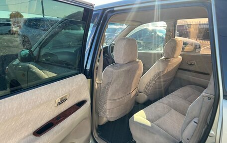 Toyota Gaia, 2001 год, 499 999 рублей, 18 фотография