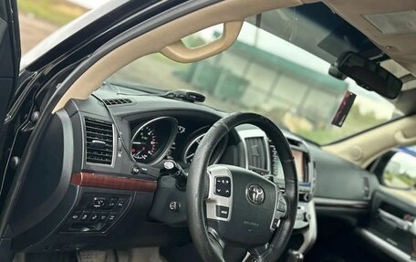 Toyota Land Cruiser 200, 2014 год, 3 550 000 рублей, 6 фотография