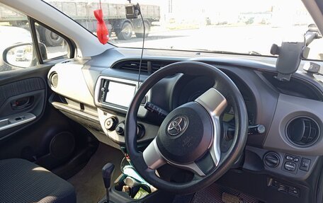 Toyota Vitz, 2014 год, 800 000 рублей, 5 фотография
