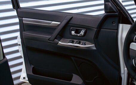 Mitsubishi Pajero IV, 2014 год, 2 035 000 рублей, 12 фотография