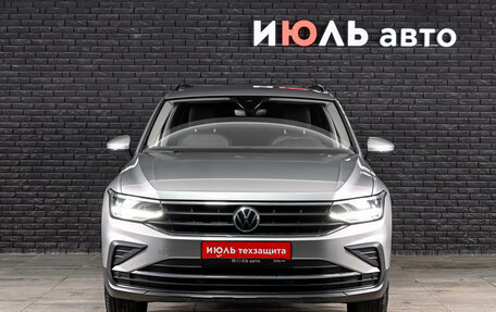 Volkswagen Tiguan II, 2021 год, 2 785 000 рублей, 2 фотография
