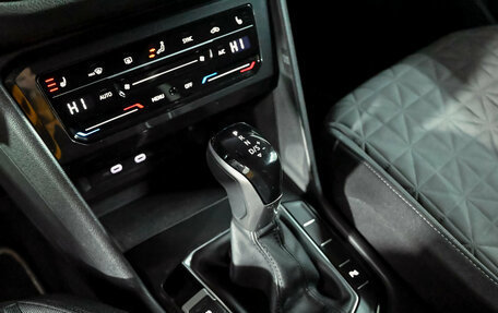 Volkswagen Tiguan II, 2021 год, 2 785 000 рублей, 14 фотография