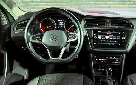 Volkswagen Tiguan II, 2021 год, 2 785 000 рублей, 17 фотография