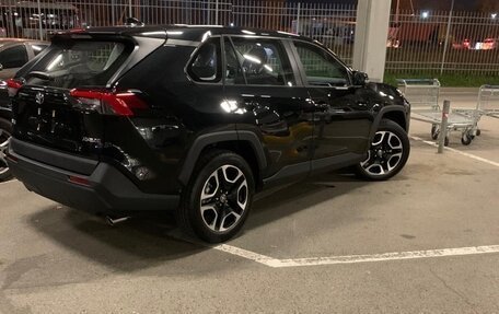 Toyota RAV4, 2025 год, 3 300 000 рублей, 2 фотография