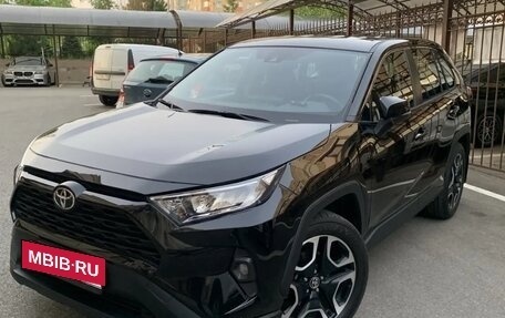 Toyota RAV4, 2025 год, 3 300 000 рублей, 3 фотография