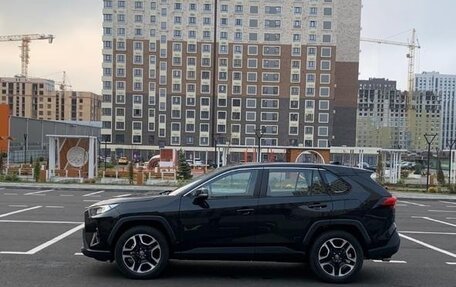 Toyota RAV4, 2025 год, 3 300 000 рублей, 5 фотография