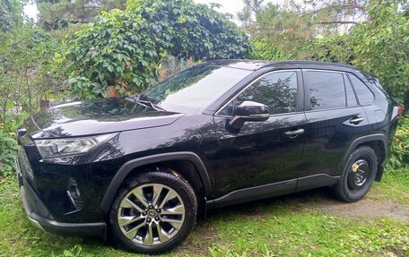 Toyota RAV4, 2019 год, 3 300 000 рублей, 5 фотография