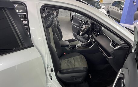 Toyota RAV4, 2025 год, 3 849 000 рублей, 24 фотография