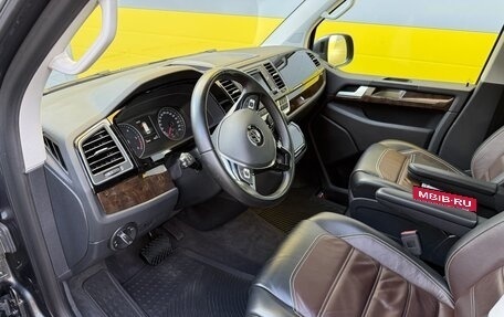 Volkswagen Multivan T6 рестайлинг, 2018 год, 4 100 000 рублей, 9 фотография