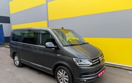 Volkswagen Multivan T6 рестайлинг, 2018 год, 4 100 000 рублей, 1 фотография