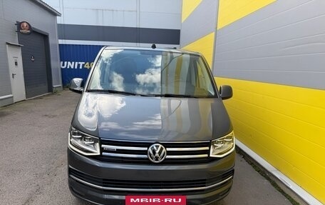 Volkswagen Multivan T6 рестайлинг, 2018 год, 4 100 000 рублей, 2 фотография