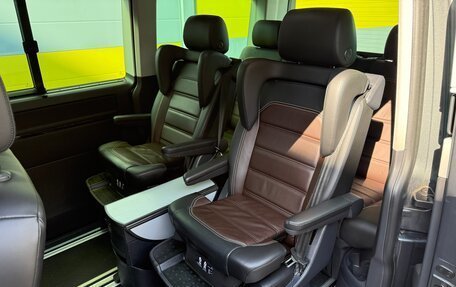 Volkswagen Multivan T6 рестайлинг, 2018 год, 4 100 000 рублей, 15 фотография