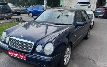 Mercedes-Benz E-Класс, 1998 год, 248 000 рублей, 1 фотография