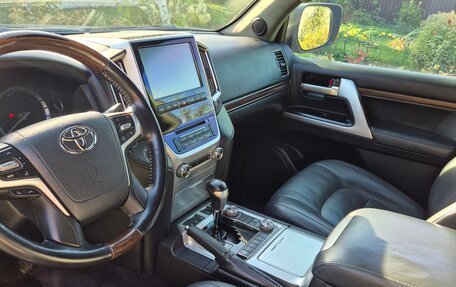 Toyota Land Cruiser 200, 2016 год, 5 300 000 рублей, 10 фотография