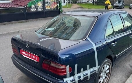 Mercedes-Benz E-Класс, 1998 год, 248 000 рублей, 4 фотография