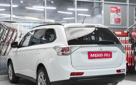 Mitsubishi Outlander III рестайлинг 3, 2013 год, 1 249 000 рублей, 1 фотография