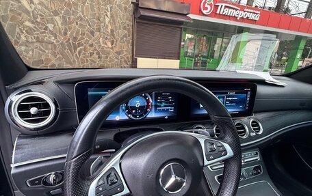 Mercedes-Benz E-Класс, 2017 год, 2 900 000 рублей, 18 фотография