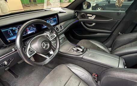 Mercedes-Benz E-Класс, 2017 год, 2 900 000 рублей, 21 фотография