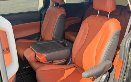 KIA Carnival, 2025 год, 4 790 000 рублей, 8 фотография