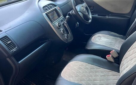 Toyota Ractis I, 2009 год, 620 000 рублей, 6 фотография