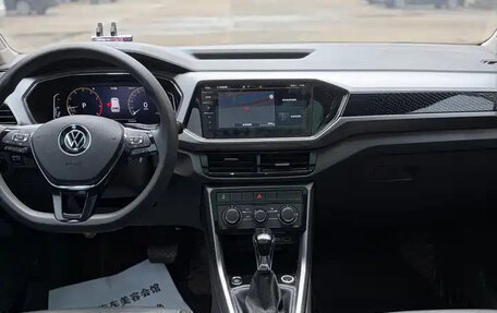 Volkswagen T-Cross I, 2022 год, 1 150 700 рублей, 9 фотография