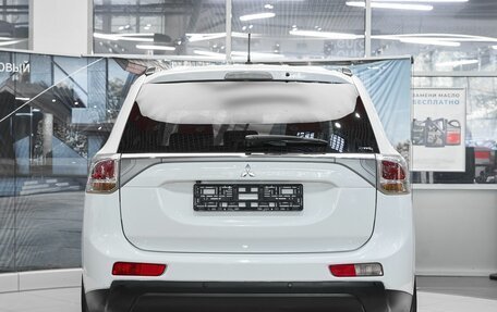 Mitsubishi Outlander III рестайлинг 3, 2013 год, 1 249 000 рублей, 2 фотография